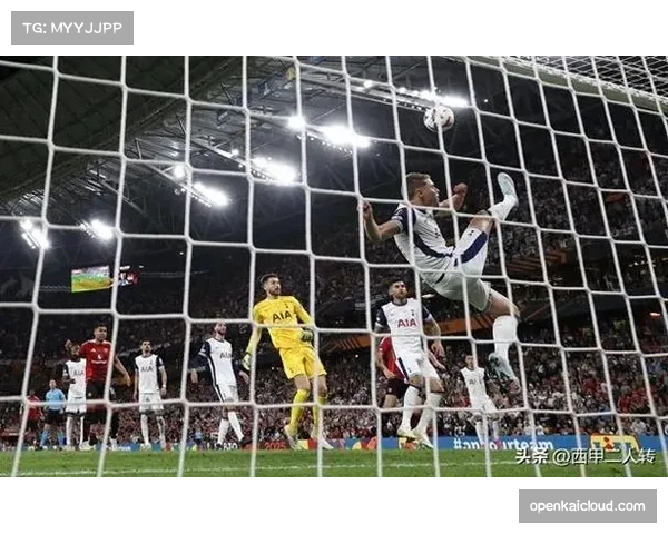 热刺客场三球完胜埃弗顿 范德芬头球梅开二度